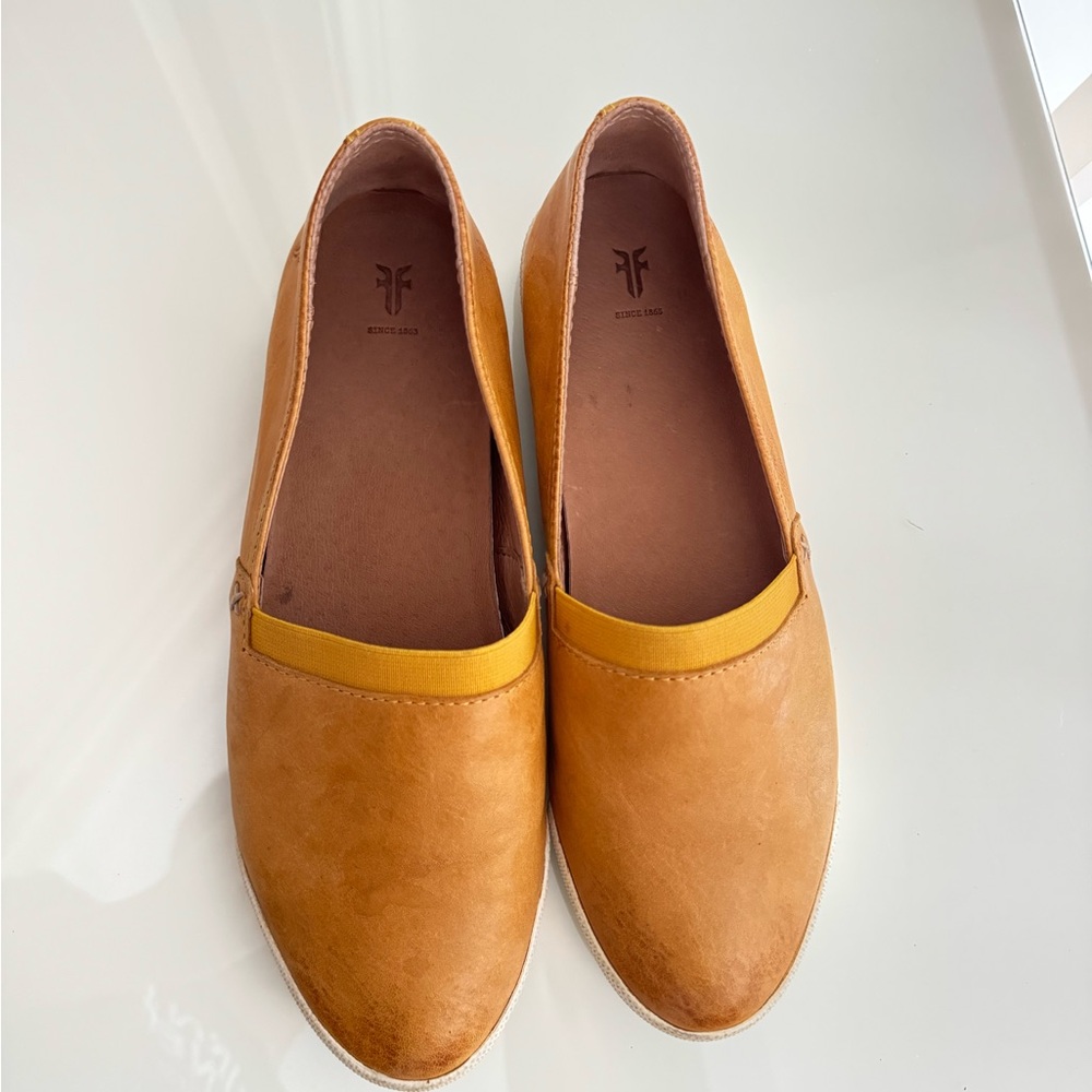 Elegant FRYE leather Loafers